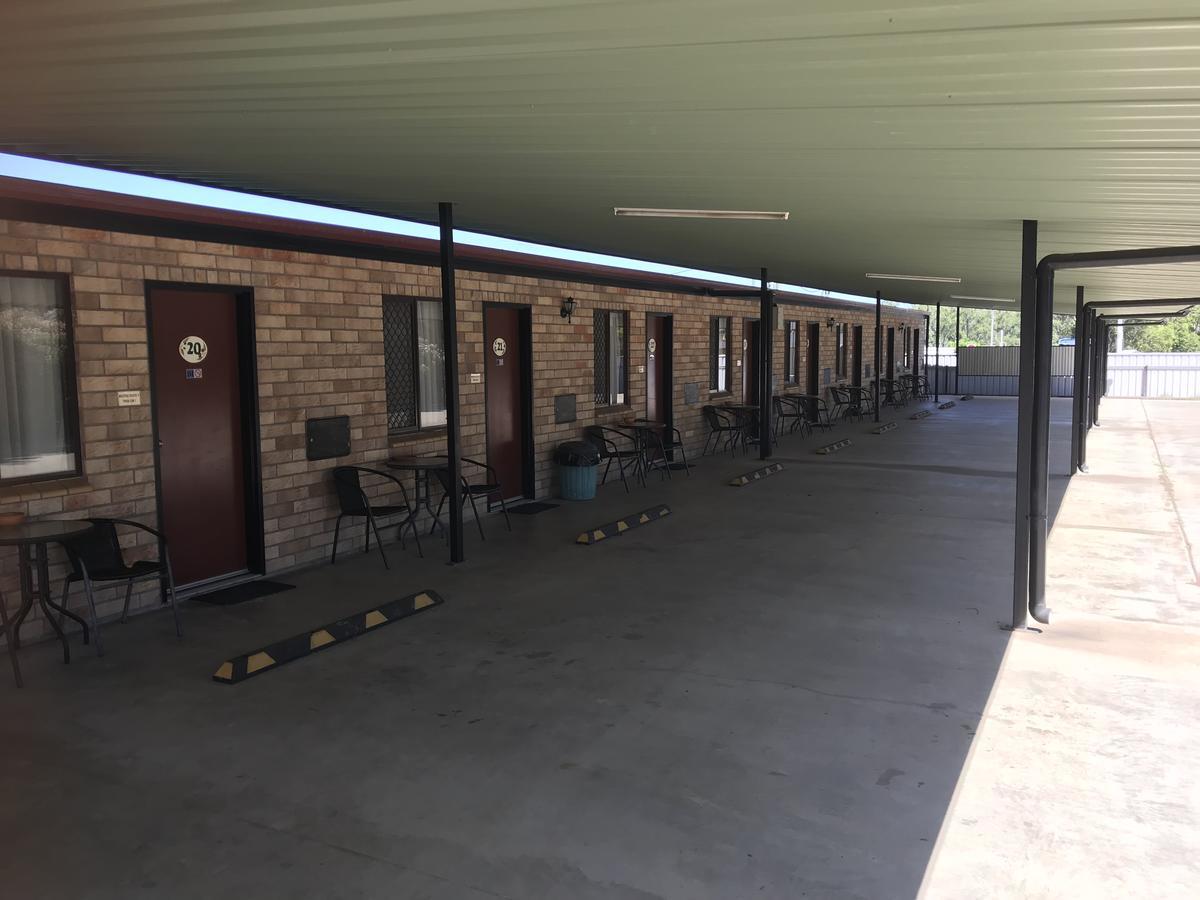 Miles Outback Motel Esterno foto