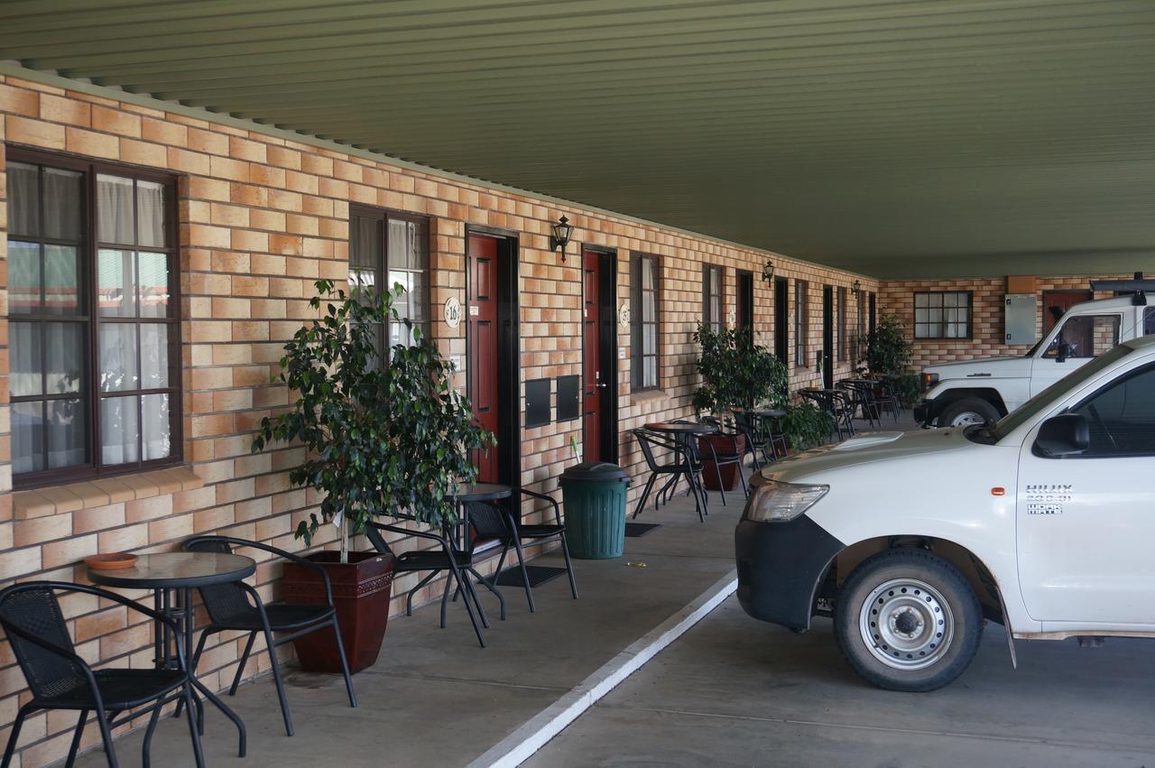 Miles Outback Motel Esterno foto