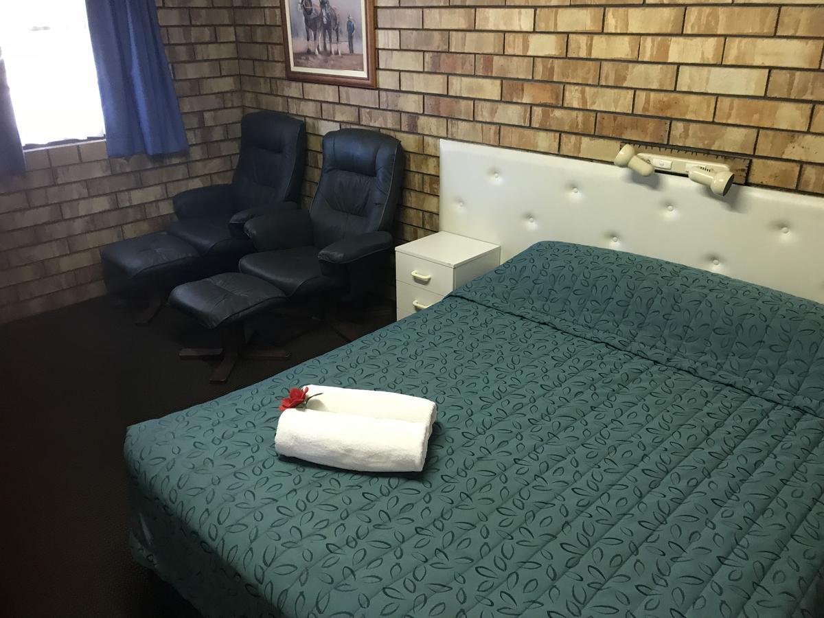 Miles Outback Motel Esterno foto